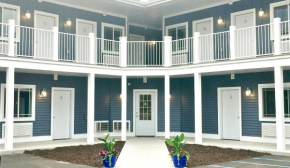 Empire Lakeshore Inn